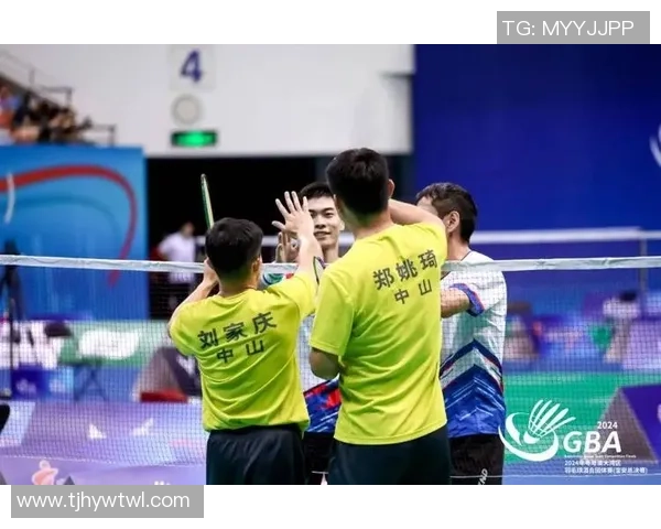 南京羽毛球队在邀请赛中以92分稳居积分榜首位展现强劲实力