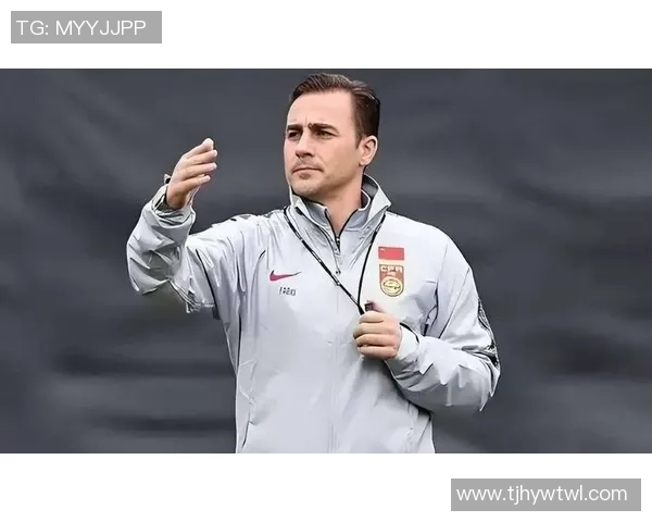 热爱足球的男生们为何对足球明星情有独钟探寻背后的原因与故事 热爱足球的男生们为何对足球明星情有独钟探寻背后的原因与故事