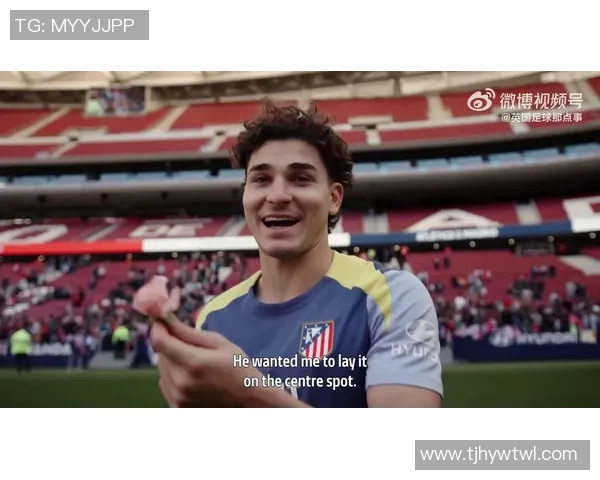 足球明星化妆包的魅力与时尚搭配揭秘让你成为球场上的闪耀焦点 足球明星化妆包的魅力与时尚搭配揭秘让你成为球场上的闪耀焦点